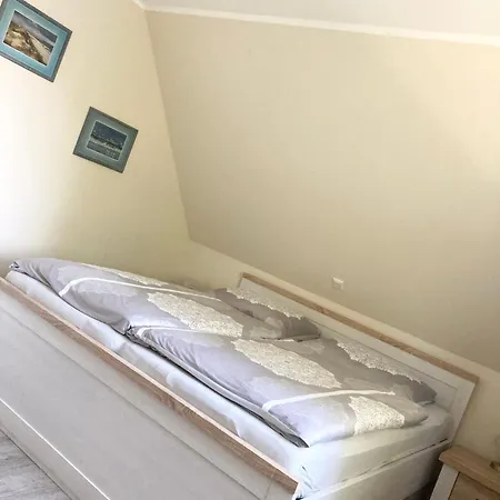 Holiday home Momke Am Diek Haushaelft A *