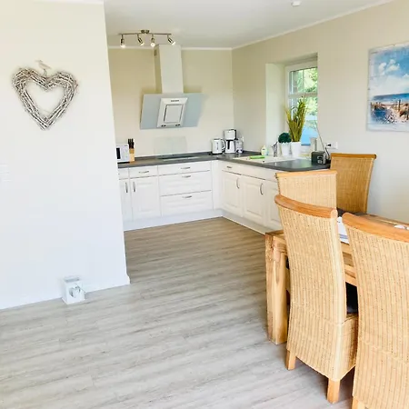 Holiday home Momke Am Diek Haushaelft A *