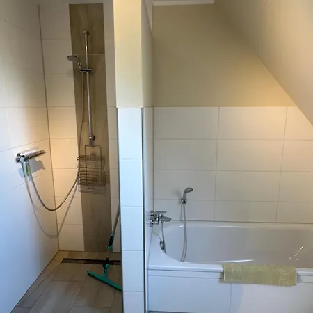 Feriehus Momke Am Diek Haushaelft A *